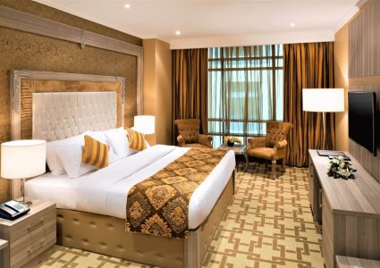 classic-room-brown-king